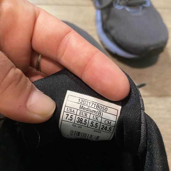 Brooks Runners - Picture 3 of 3